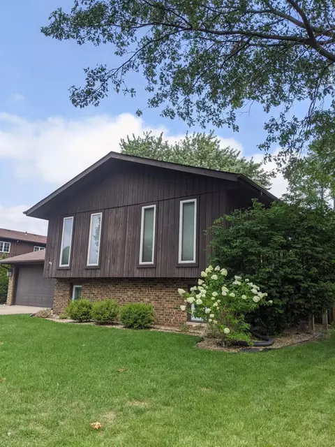 618 E Pine St, Griffith, IN 46319 photo 3