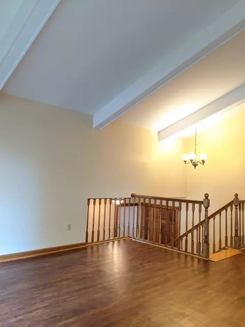 618 E Pine St, Griffith, IN 46319 photo 13