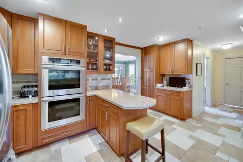 1048 Killarney Dr, Dyer, IN 46311 photo 4