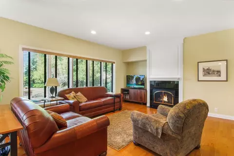 1027 Cornwallis Ln, Munster, IN 46321 photo 8