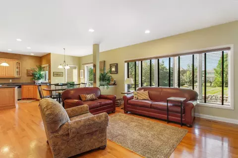 1027 Cornwallis Ln, Munster, IN 46321 photo 9