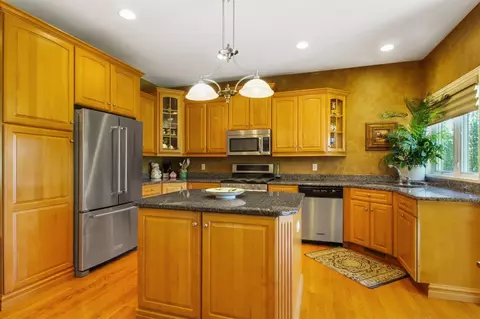 1027 Cornwallis Ln, Munster, IN 46321 photo 5