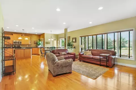 1027 Cornwallis Ln, Munster, IN 46321 photo 10