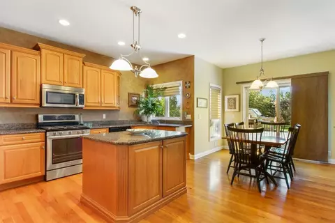1027 Cornwallis Ln, Munster, IN 46321 photo 4