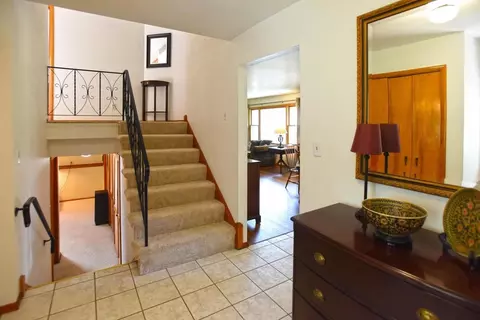 314 Minter Dr, Griffith, IN 46319 photo 2