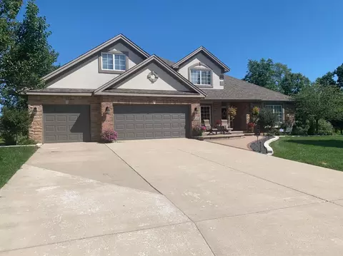 8762 Doubletree Dr, Crown Point, IN 46307 photo 1