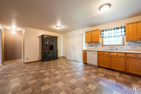 676 Dearborn Rd # -D, Valparaiso, IN 46385 photo 8