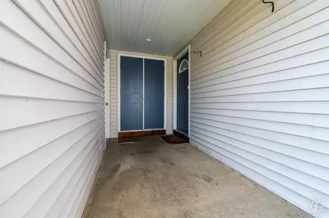 676 Dearborn Rd # -D, Valparaiso, IN 46385 photo 2