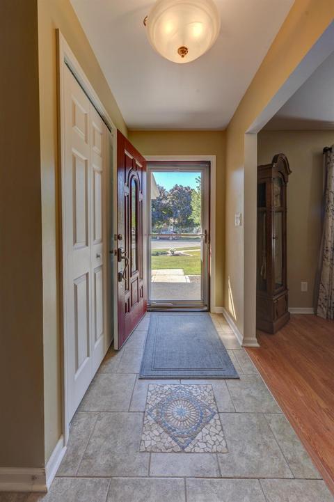 8827 Jackson Ct, Munster, IN 46321 photo 3