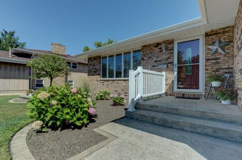 8827 Jackson Ct, Munster, IN 46321 photo 2