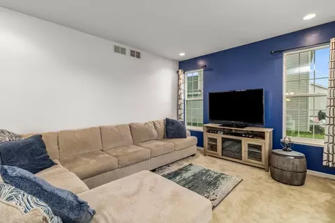 10398 Red Oak Dr, Saint John, IN 46373 photo 7