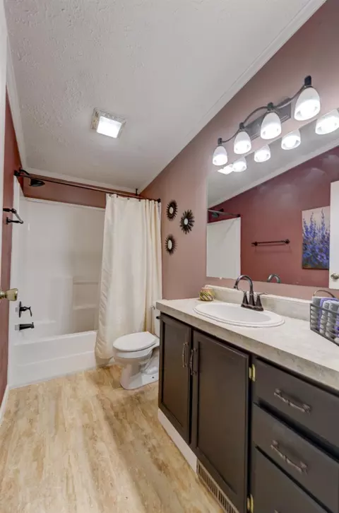 11411 N 215, De Motte, IN 46310 photo 13