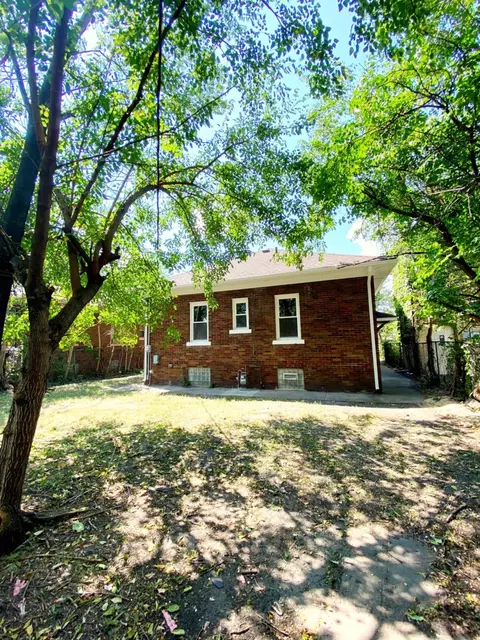 709 Roosevelt St, Gary, IN 46404 photo 2