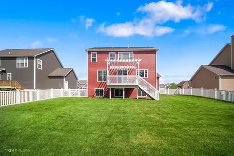 2408 Nottingham Dr, Valparaiso, IN 46383 photo 4