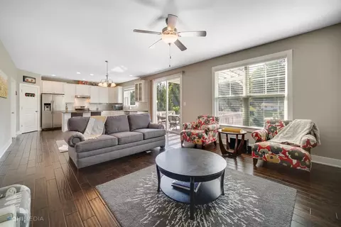 2408 Nottingham Dr, Valparaiso, IN 46383 photo 10
