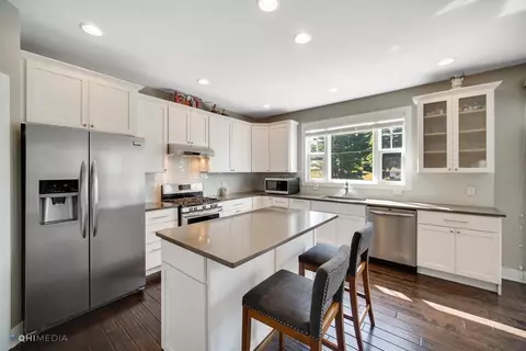 2408 Nottingham Dr, Valparaiso, IN 46383 photo 8