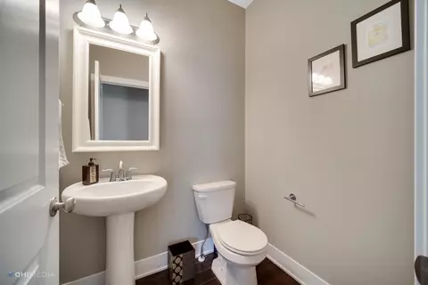 2408 Nottingham Dr, Valparaiso, IN 46383 photo 30