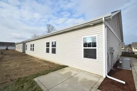 105 Summer Tree Dr, Porter, IN 46304 photo 9