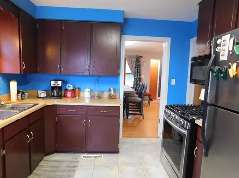 223 Beverly Pl, Munster, IN 46321 photo 15