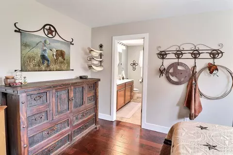 105 W Mentor St, Kouts, IN 46347 photo 12