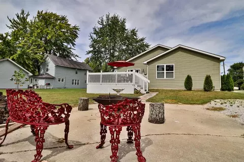 105 W Mentor St, Kouts, IN 46347 photo 19
