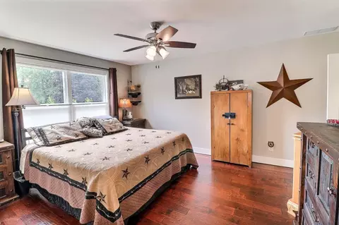 105 W Mentor St, Kouts, IN 46347 photo 10