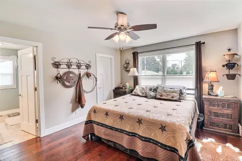 105 W Mentor St, Kouts, IN 46347 photo 11
