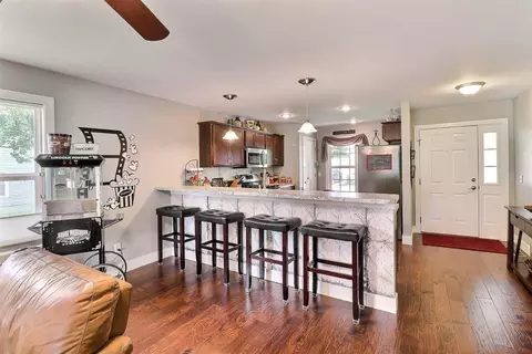 105 W Mentor St, Kouts, IN 46347 photo 8