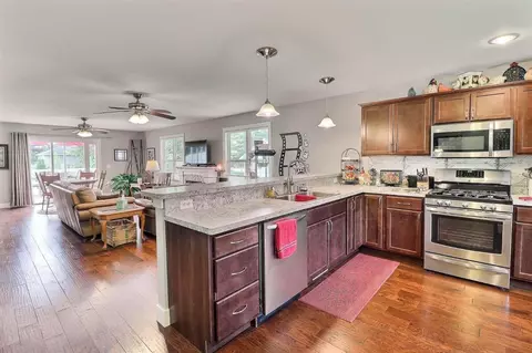 105 W Mentor St, Kouts, IN 46347 photo 7