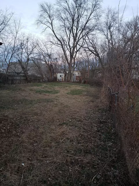 607 S Howard St, Gary, IN 46403 photo 6