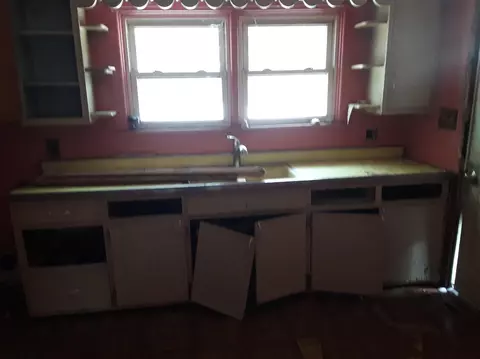 607 S Howard St, Gary, IN 46403 photo 8