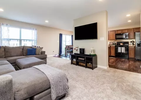 11125 Vermont Cir, Crown Point, IN 46307 photo 4