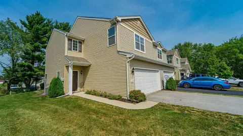 218 Sweetbriar Ct, Lowell, IN 46356 photo 2