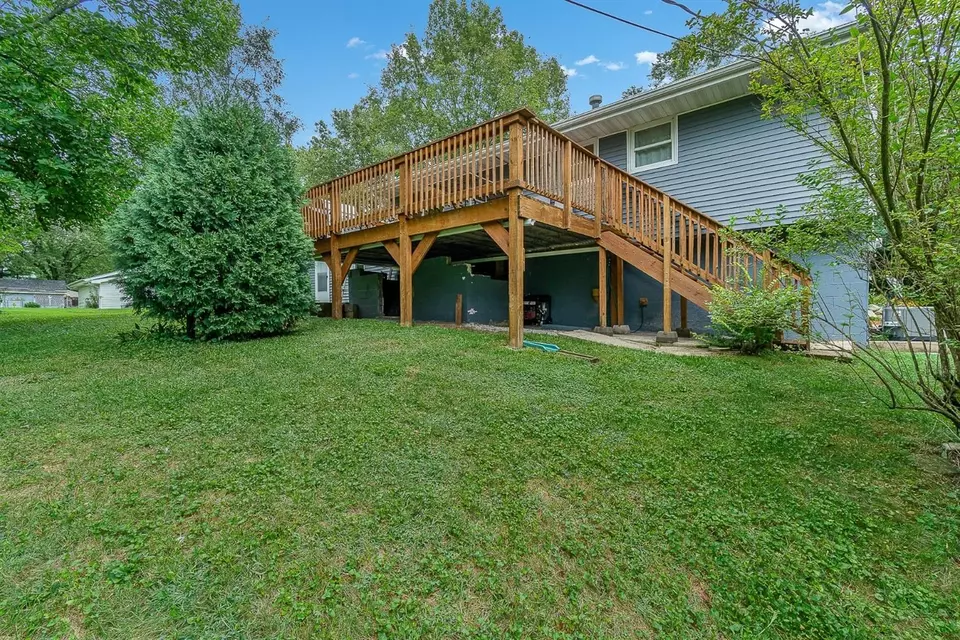  154 Bogata St, Valparaiso, IN 46385 photo 2