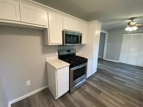 10435 N 486, De Motte, IN 46310 photo 12
