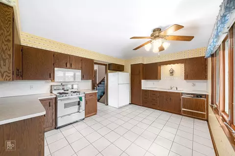 9832 Redbud Rd, Munster, IN 46321 photo 2