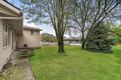 9832 Redbud Rd, Munster, IN 46321 photo 15