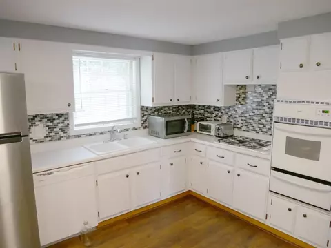 8301 Hickory Ave, Gary, IN 46403 photo 4