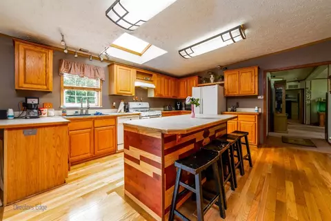 10865 N 593, De Motte, IN 46310 photo 13