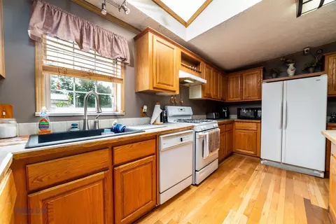 10865 N 593, De Motte, IN 46310 photo 15
