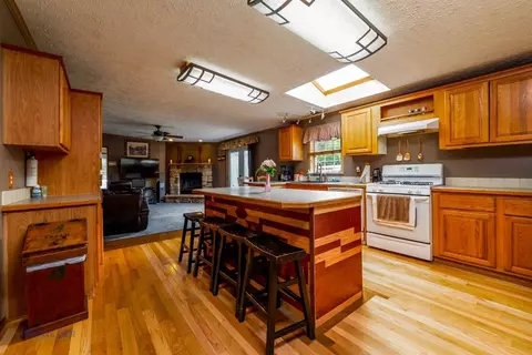 10865 N 593, De Motte, IN 46310 photo 14
