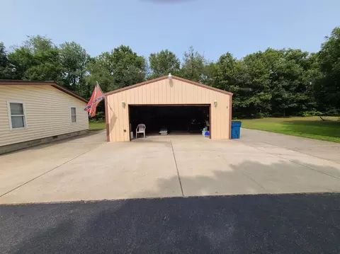 9597 Barbara Ct, De Motte, IN 46310 photo 14