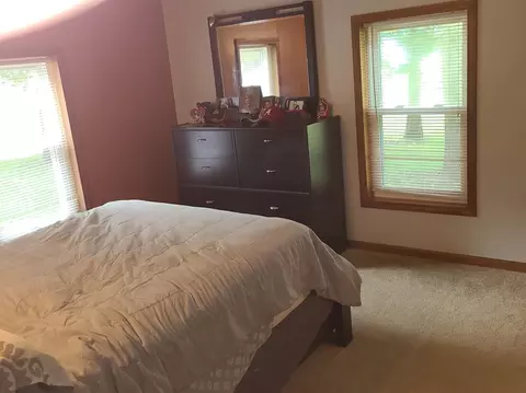 9597 Barbara Ct, De Motte, IN 46310 photo 11