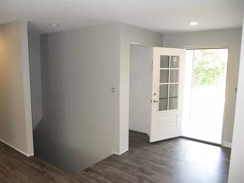 10269 Lakota Ct, De Motte, IN 46310 photo 4