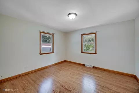 813 N Jay St, Griffith, IN 46319 photo 8