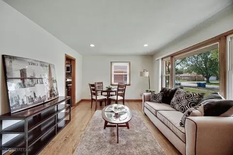 813 N Jay St, Griffith, IN 46319 photo 2