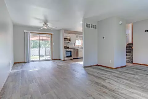 325 N Ernest St, Griffith, IN 46319 photo 3