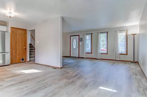 325 N Ernest St, Griffith, IN 46319 photo 5