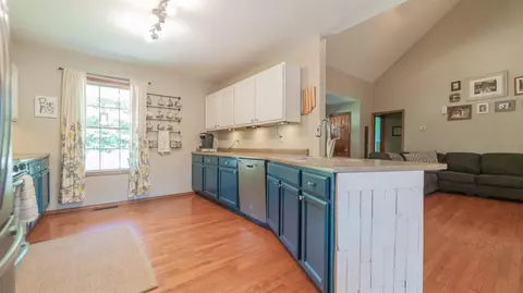 185 E Pine St, Wheatfield, IN 46392 photo 12