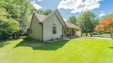 185 E Pine St, Wheatfield, IN 46392 photo 5
